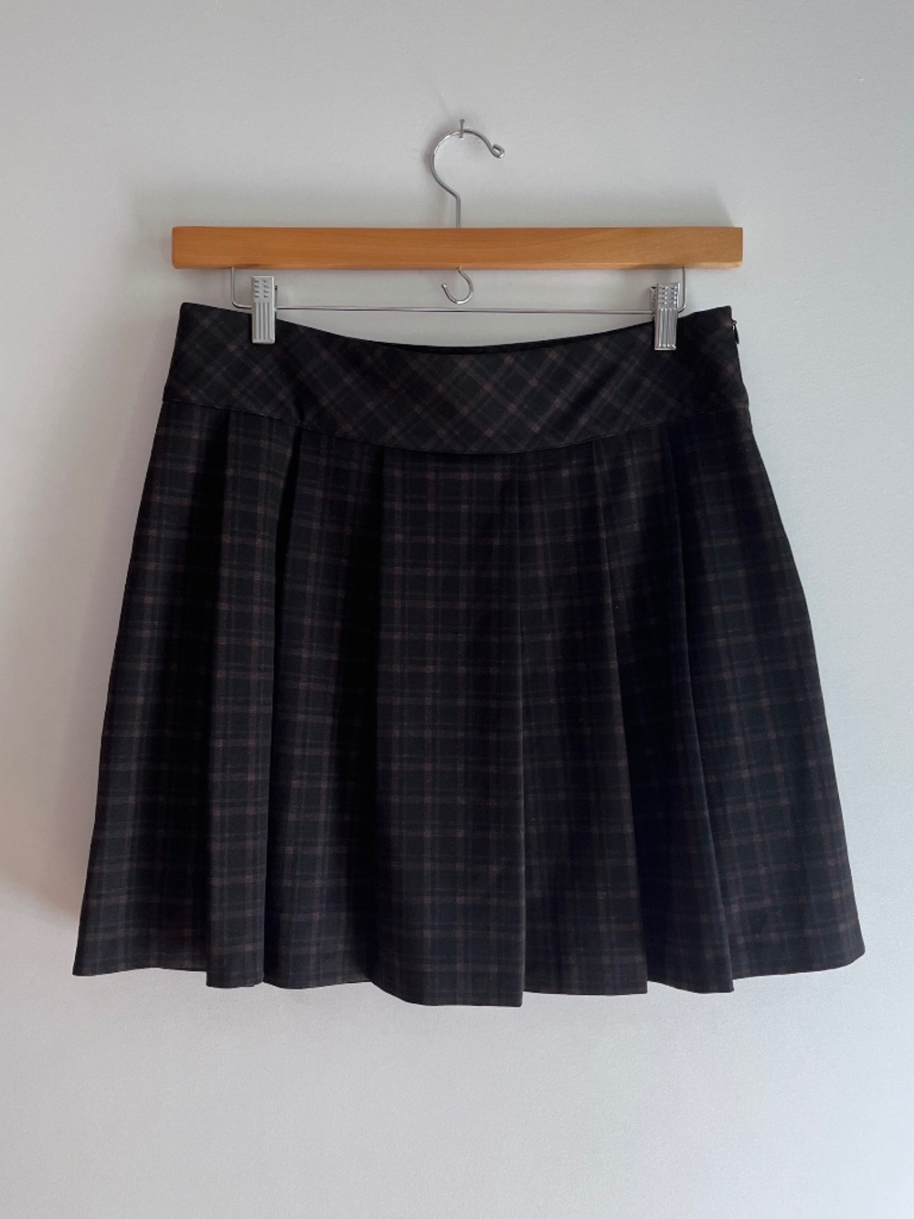Plaid pleated skirt - Size 14